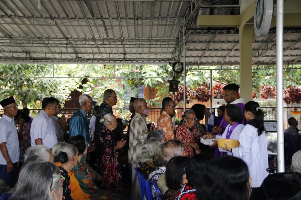 Ekaristi Memperingati Hari Orang Sakit Sedunia ke-13 : "Aku Tidak Akan Membiarkan mu Sendiri"